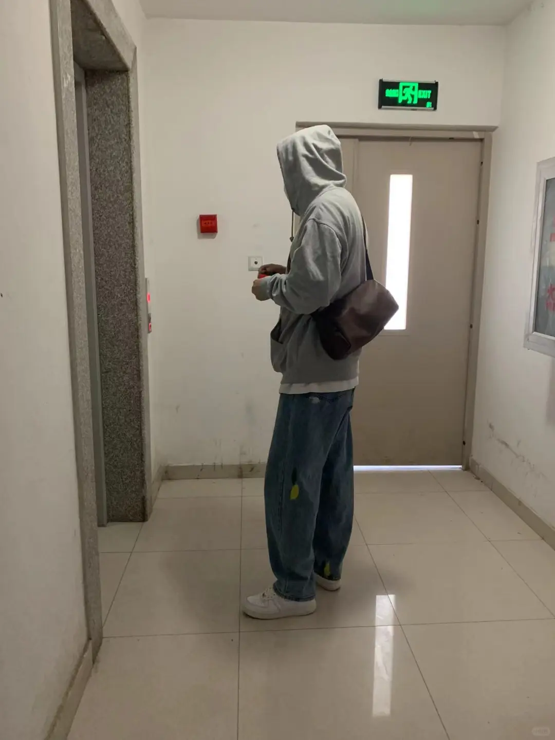河北保定，三十五岁，失业四五个月了，想换个行业一直找不到合适的工作，创业没项目且