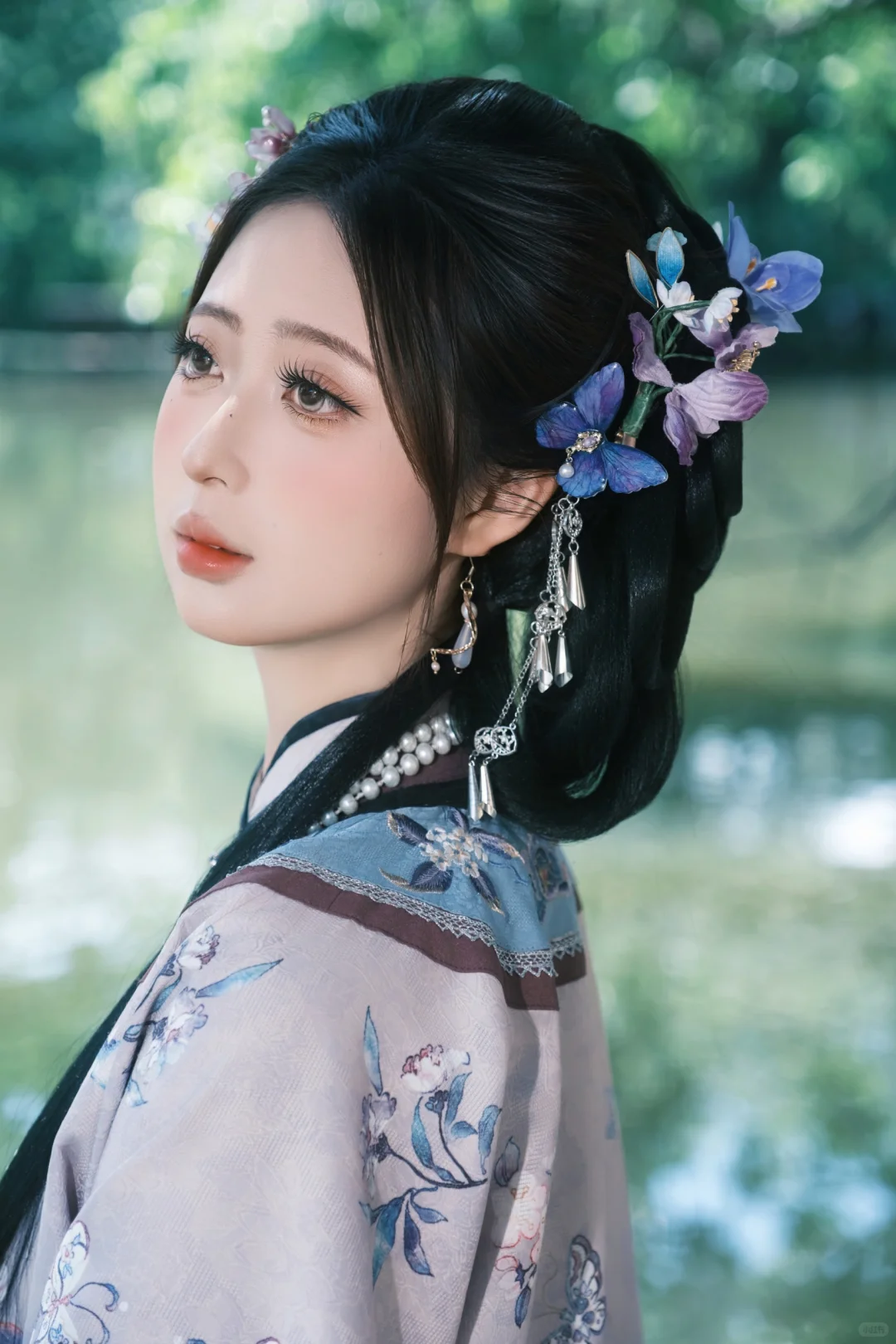 分享这组🔥美成水墨画的❗宏村清汉女写真