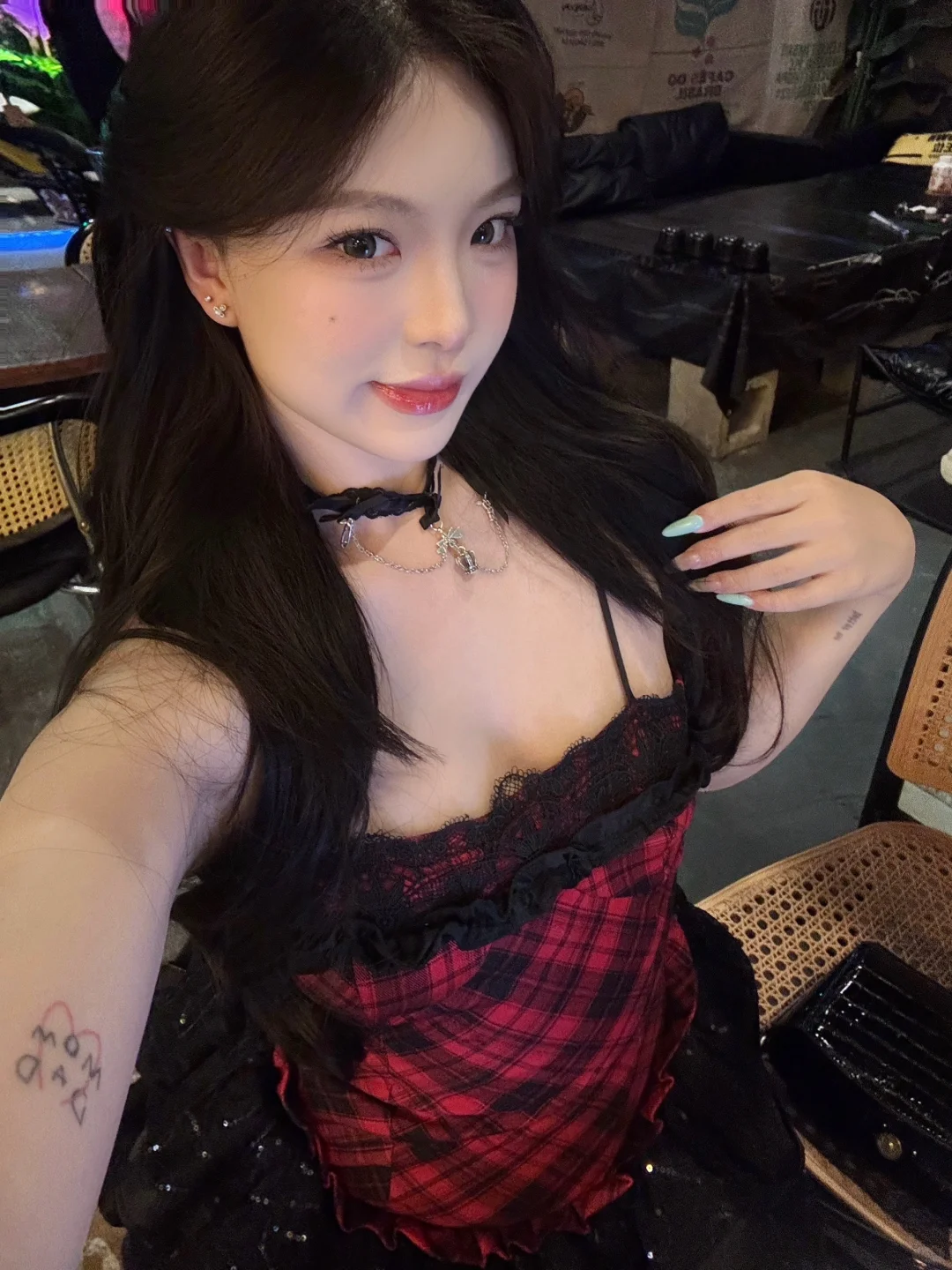 像是歌呗会穿的打歌服
