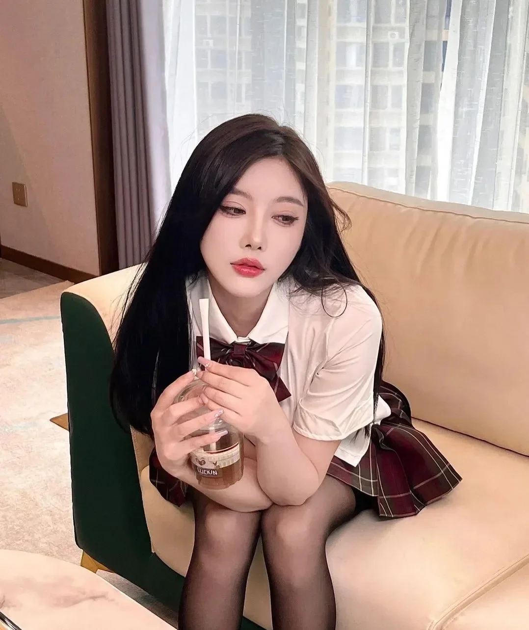 这也太会了吧，好高级的穿搭
