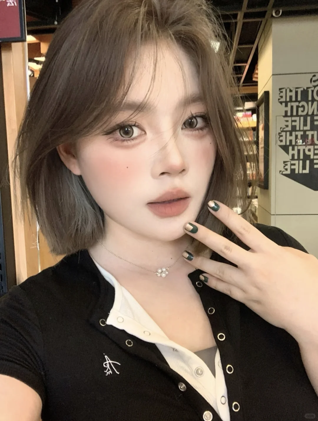 棕色短发真的好百搭～今年好喜欢🖤