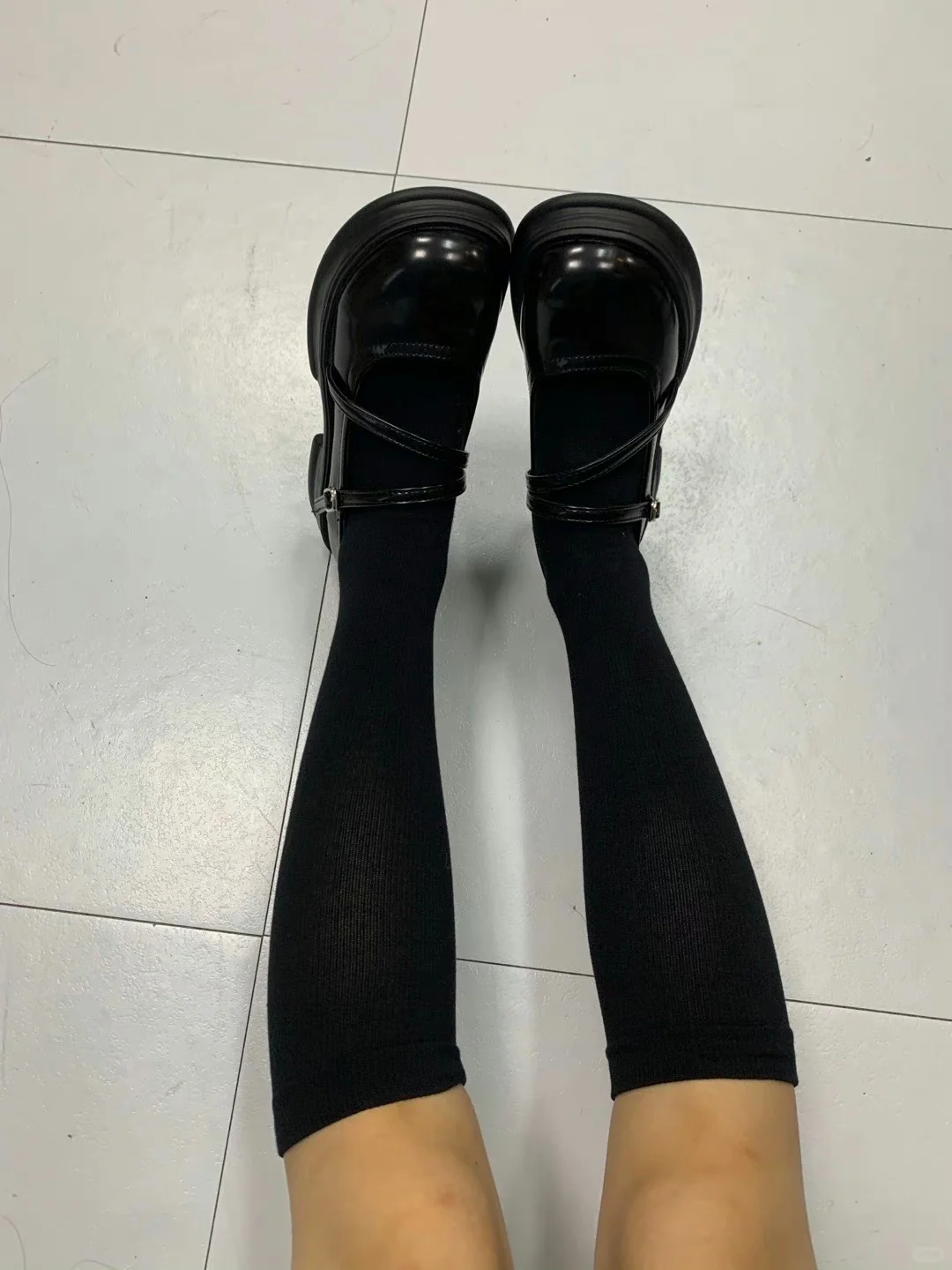 短裙+小腿袜简直是梨形女孩显瘦天菜！！