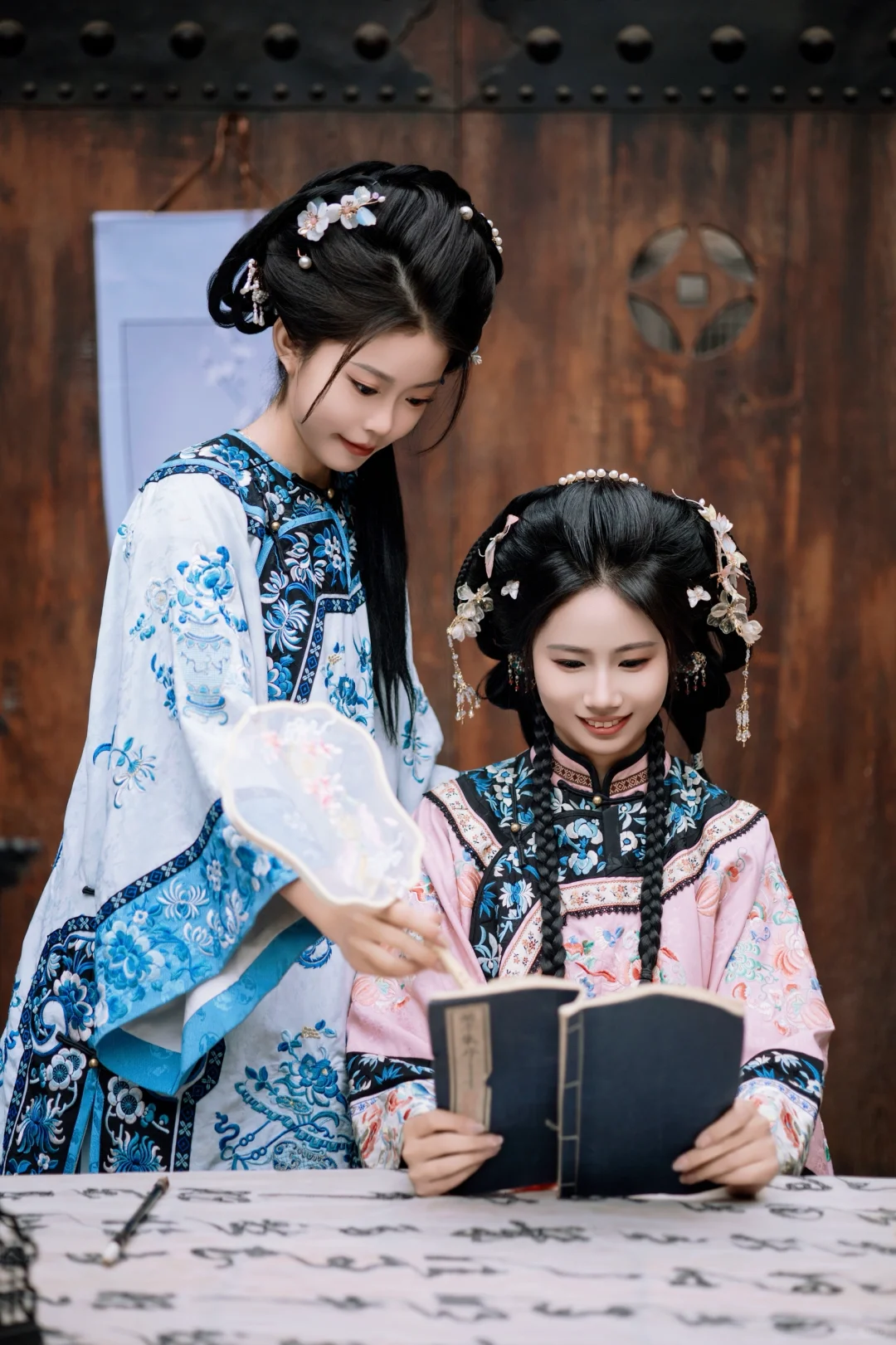 一组被问爆的清汉女闺蜜照鲨疯啦平遥写真