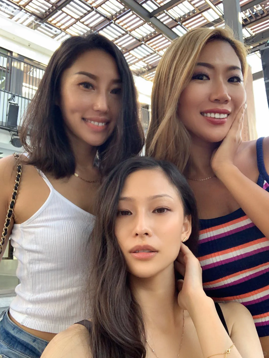 我们都是没整容脸