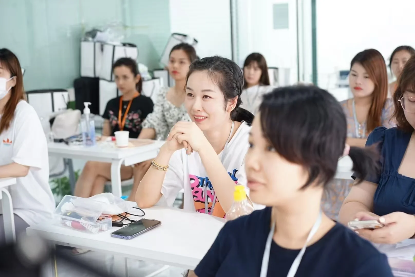 在南昌学皮肤管理到妆女郎