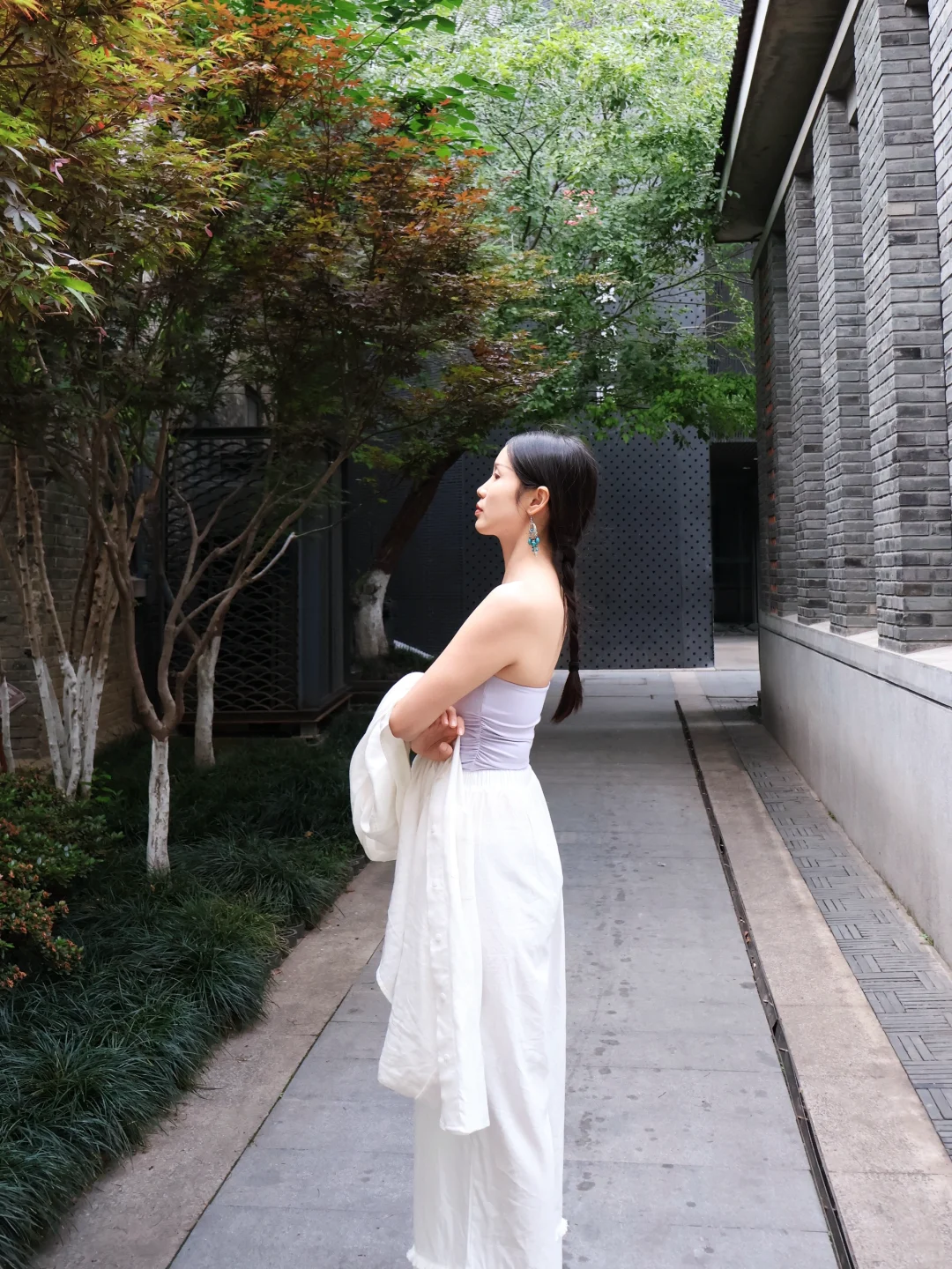 瑜伽女孩的松弛感、优雅且有力量、爱自己