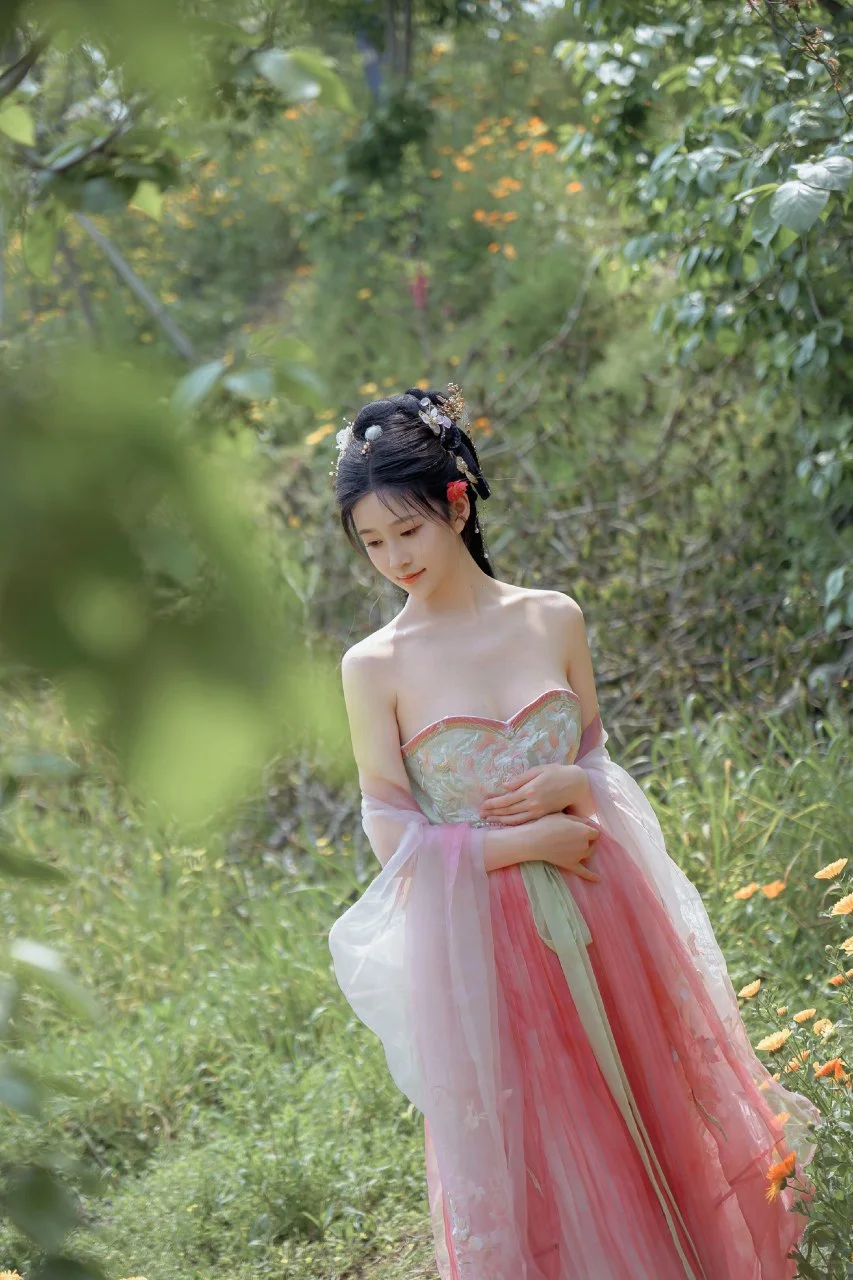 带上汉服去和花花🌸约会~海棠仙