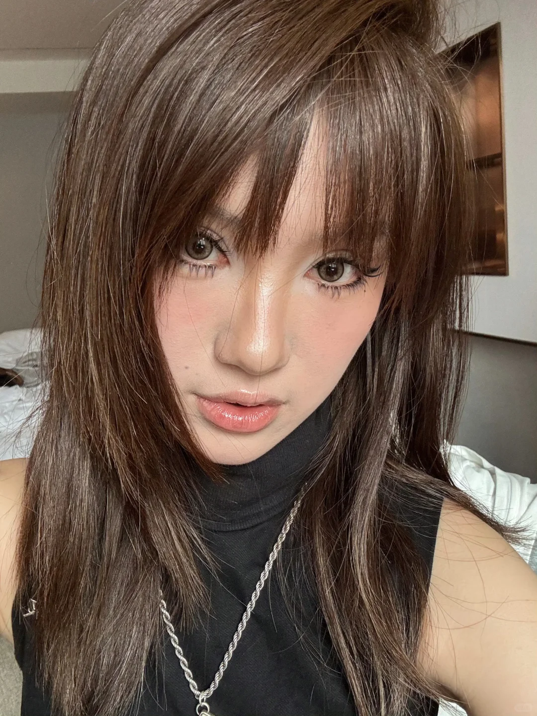滑到第二张看美女～