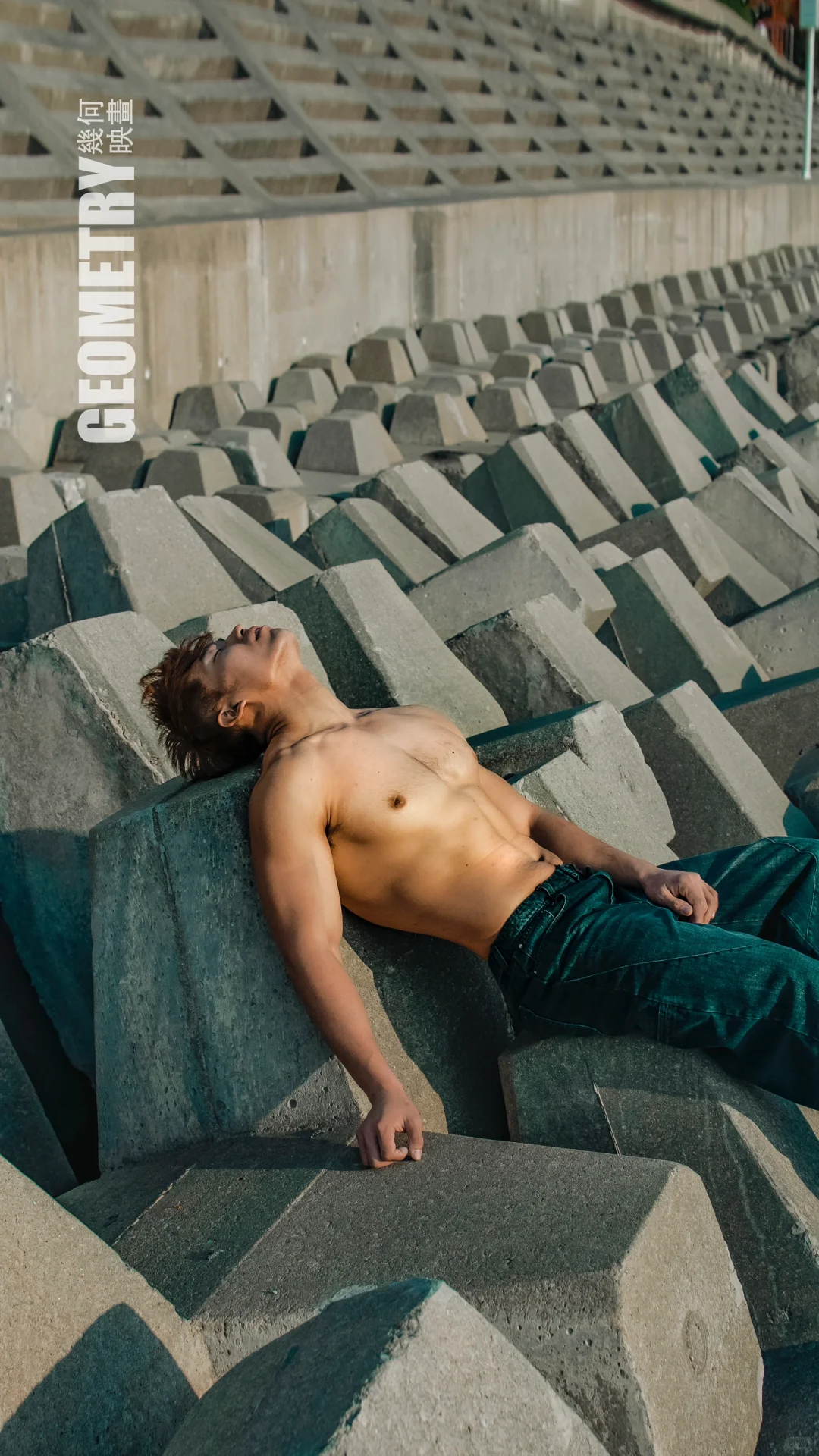 当海浪遇上肌肉线条 | 这是属于男人的野性