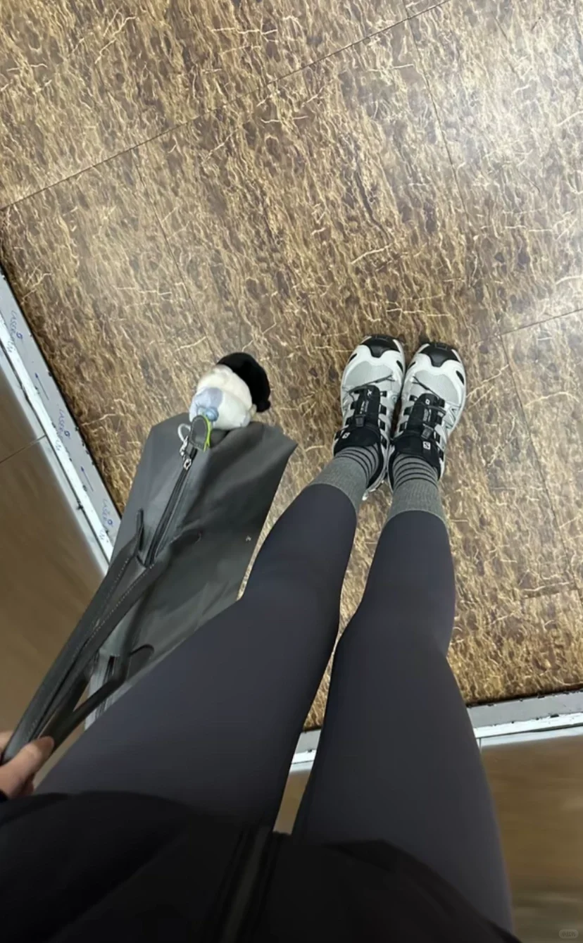 瑜伽裤 腿形毕露无疑😭
