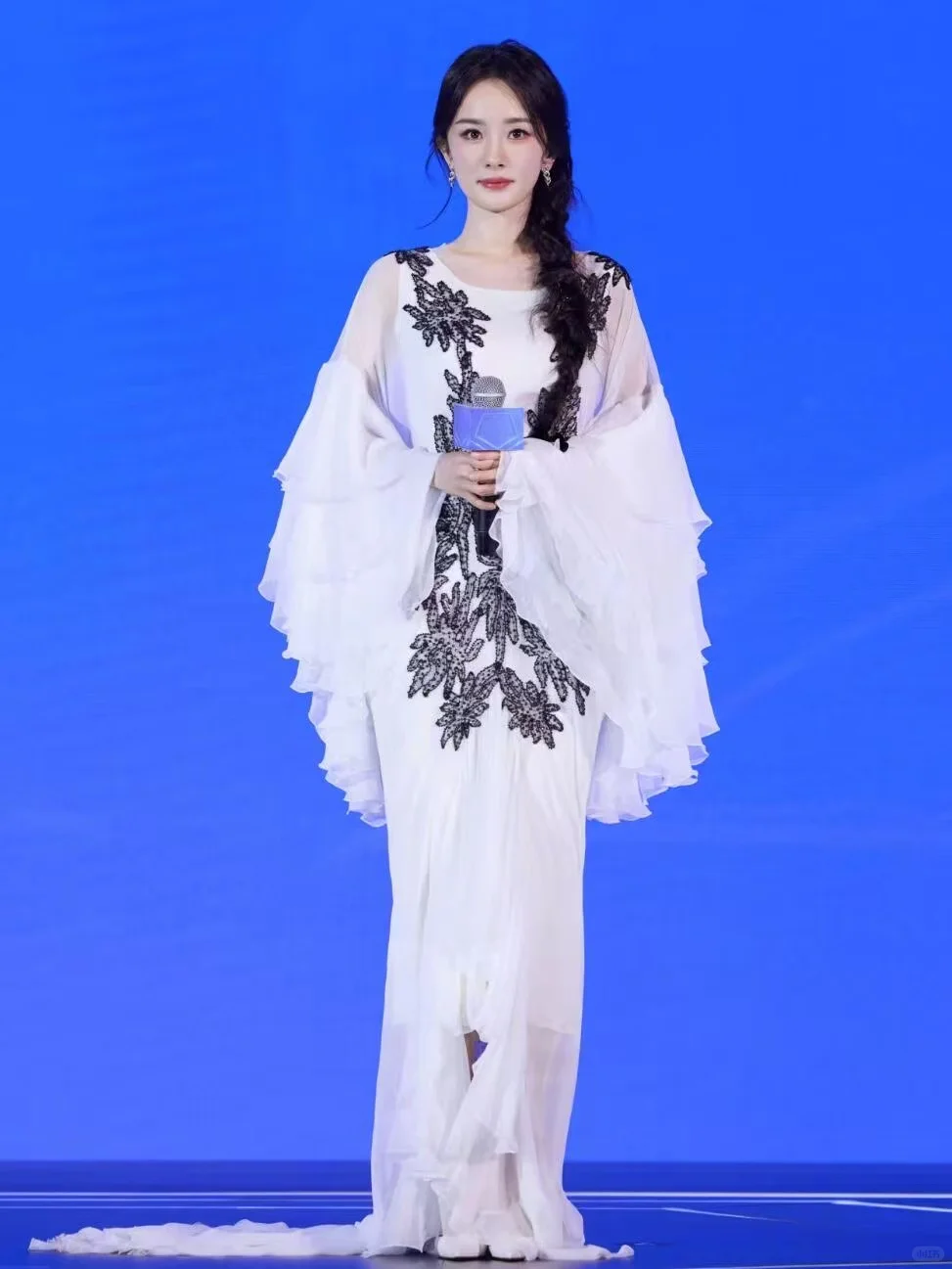 沃趣，瞬间理解央妈严选脸了…