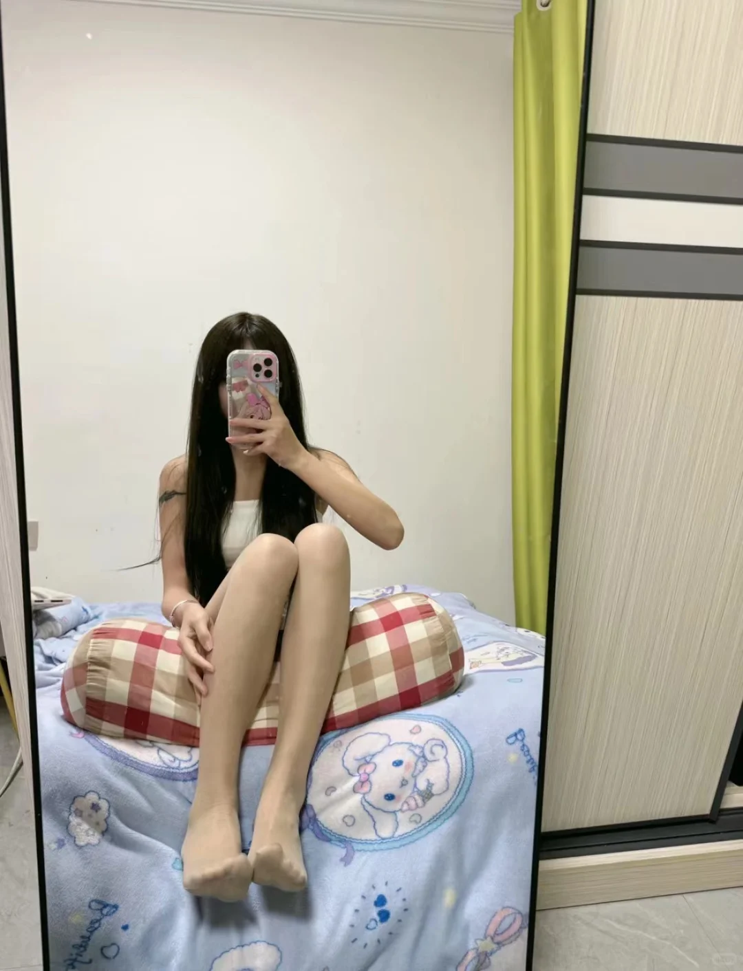 想踩你脸，又怕你舔我脚