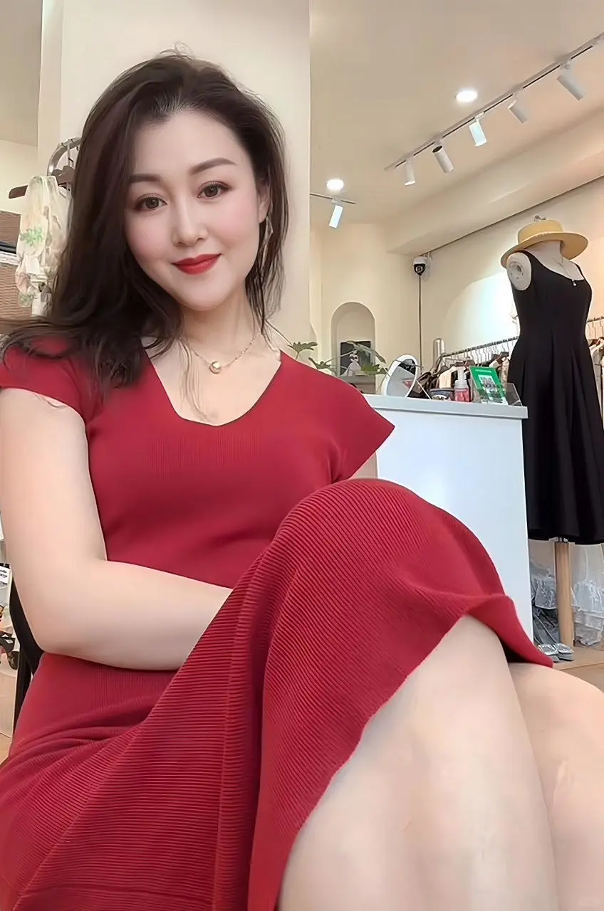 40+阿姨，还又人喜欢吗？思