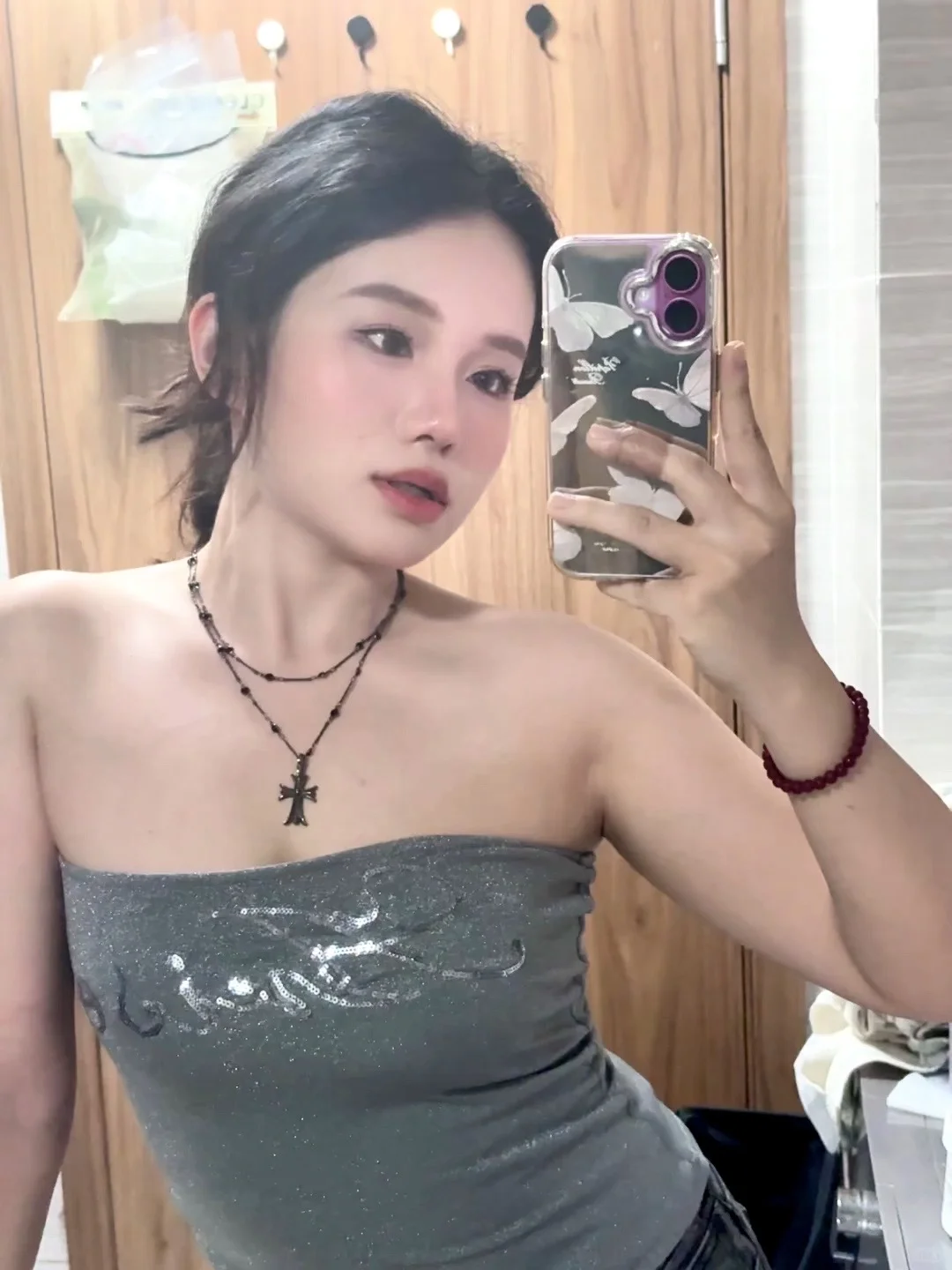 训练穿牛仔裤应该不算奇怪吧？