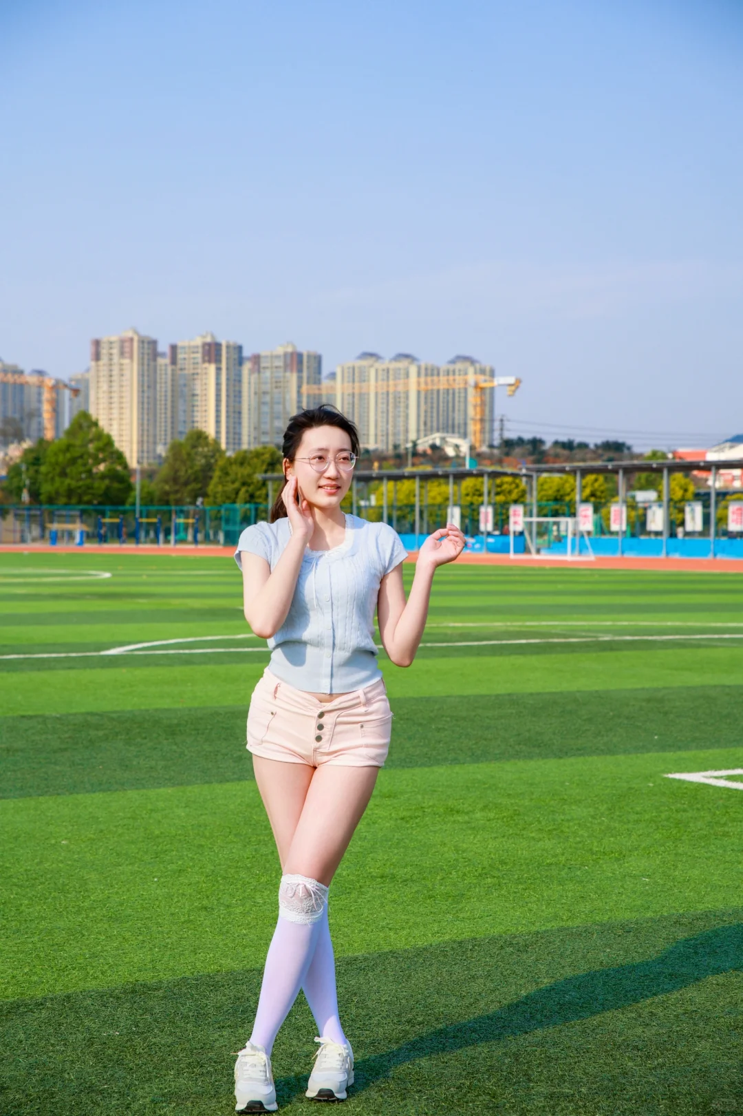 和阳光、操场撞个满怀📷