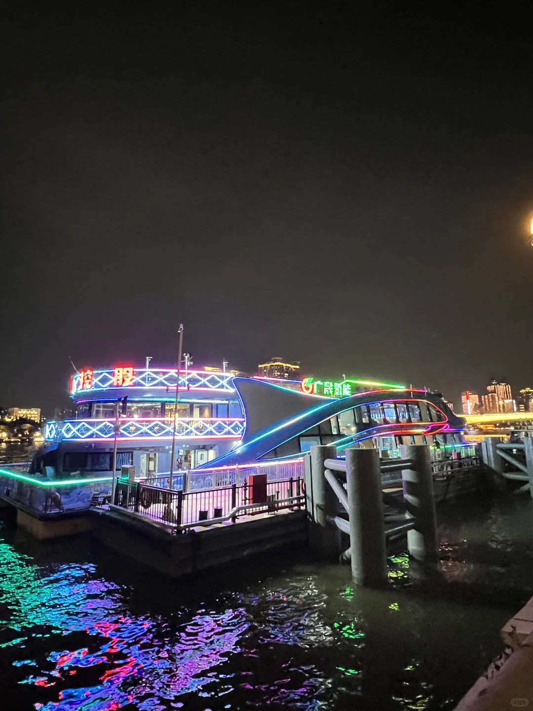 姐姐带你去珠江夜游～吃漂亮饭！