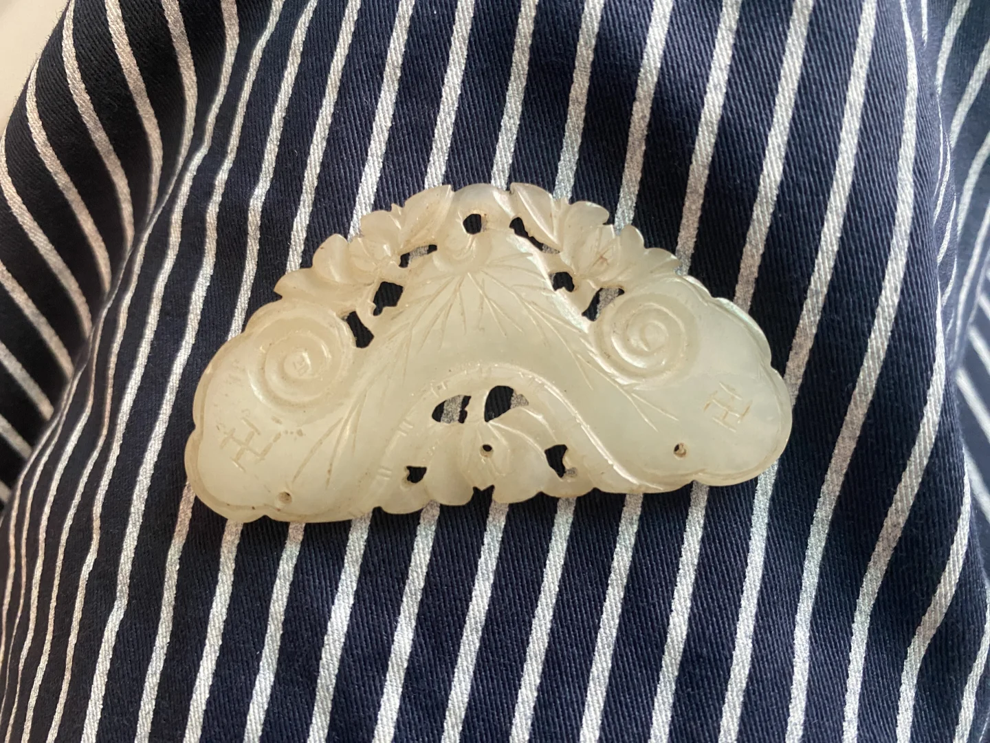 爷爷偷偷塞给我的玉，有懂行的吗