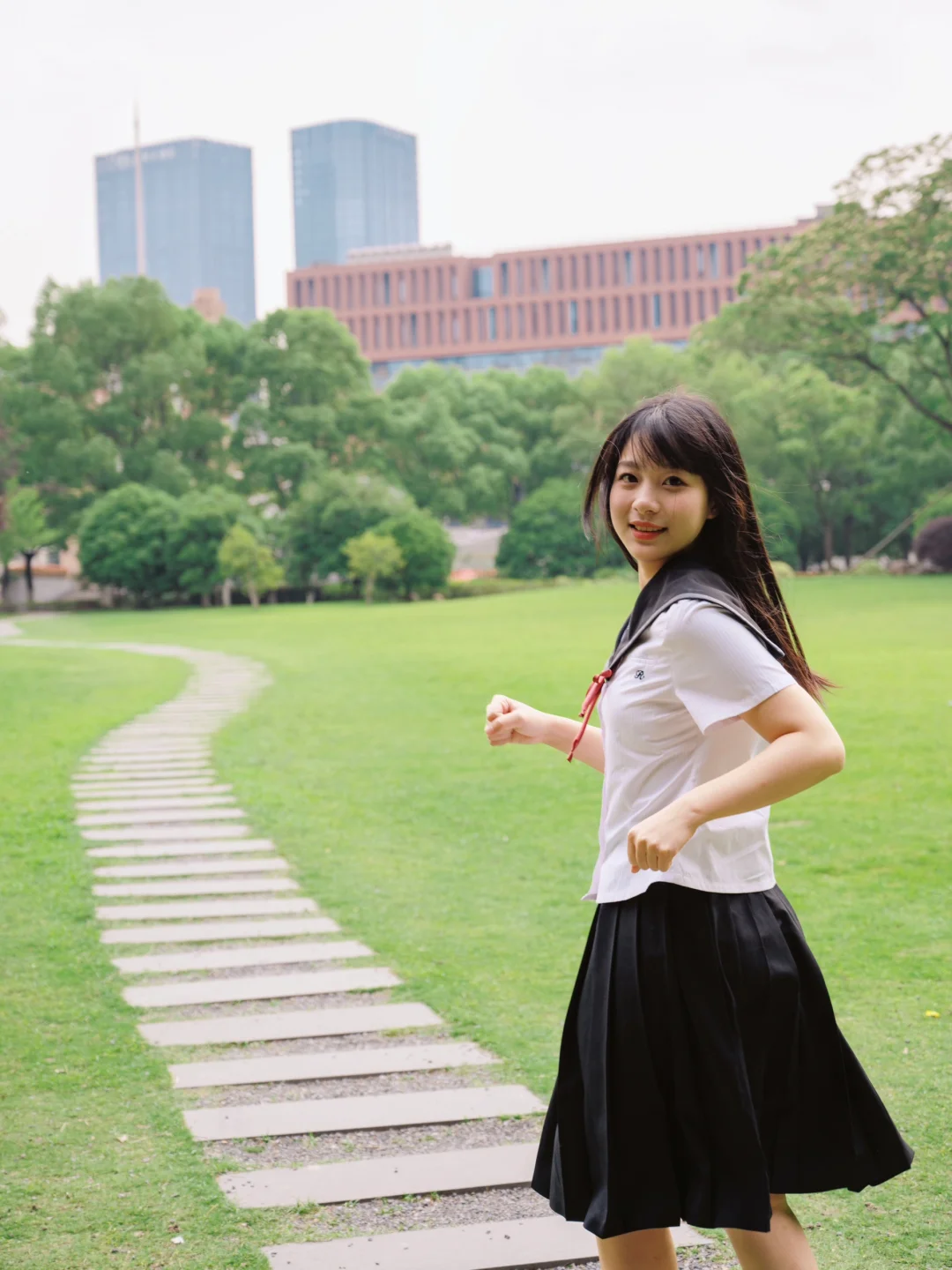 社畜也想重生成为青春女大🎓