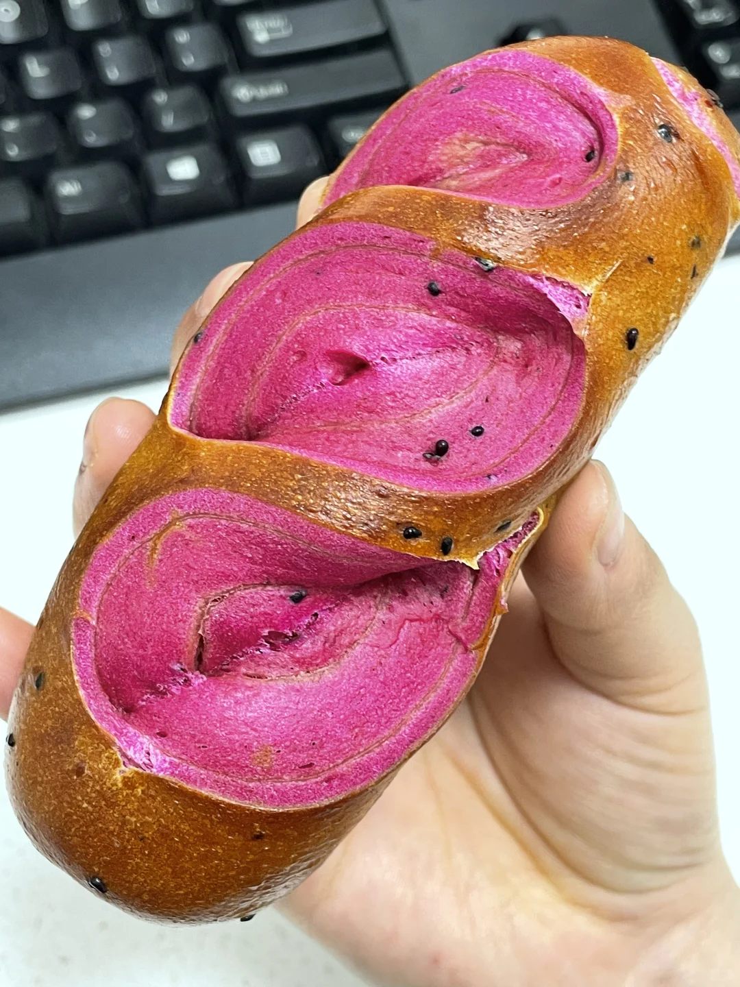 宠粉时间到⏰！每天请眼熟的铁粉恰包🥖！