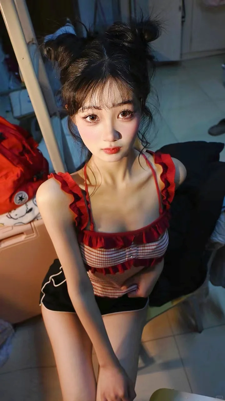 虽然是男凝视角 但是好喜欢这张！！