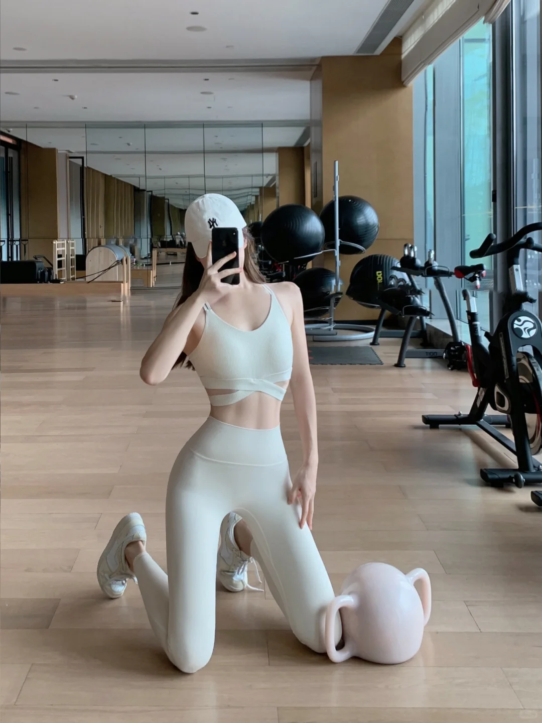 双交叉镂空设计❤️‍🔥这瑜伽服真的超显瘦❣️