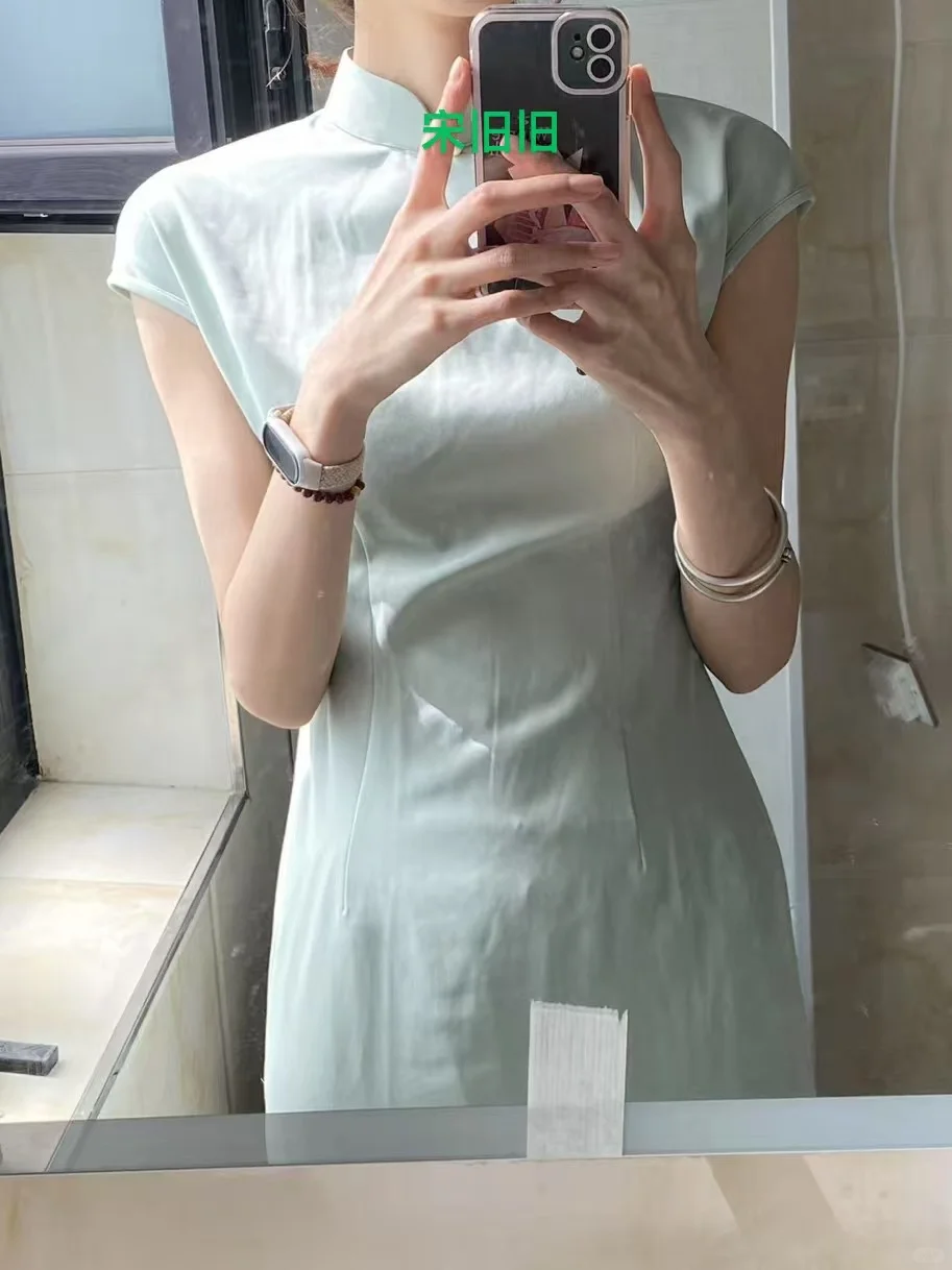 夏天就是要穿这么清透的颜色！🧊🩵