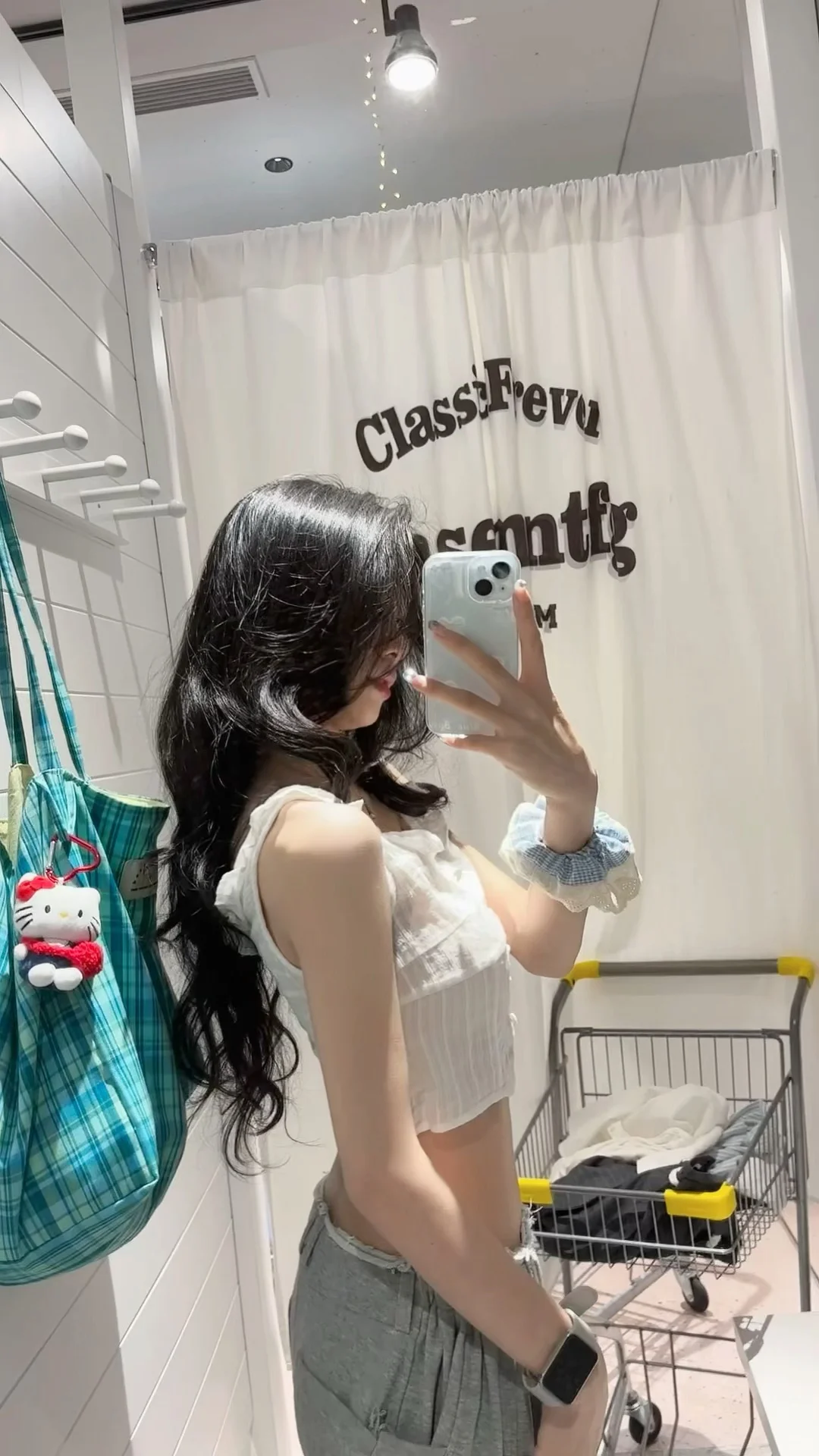 活着就是为了穿漂亮衣服的