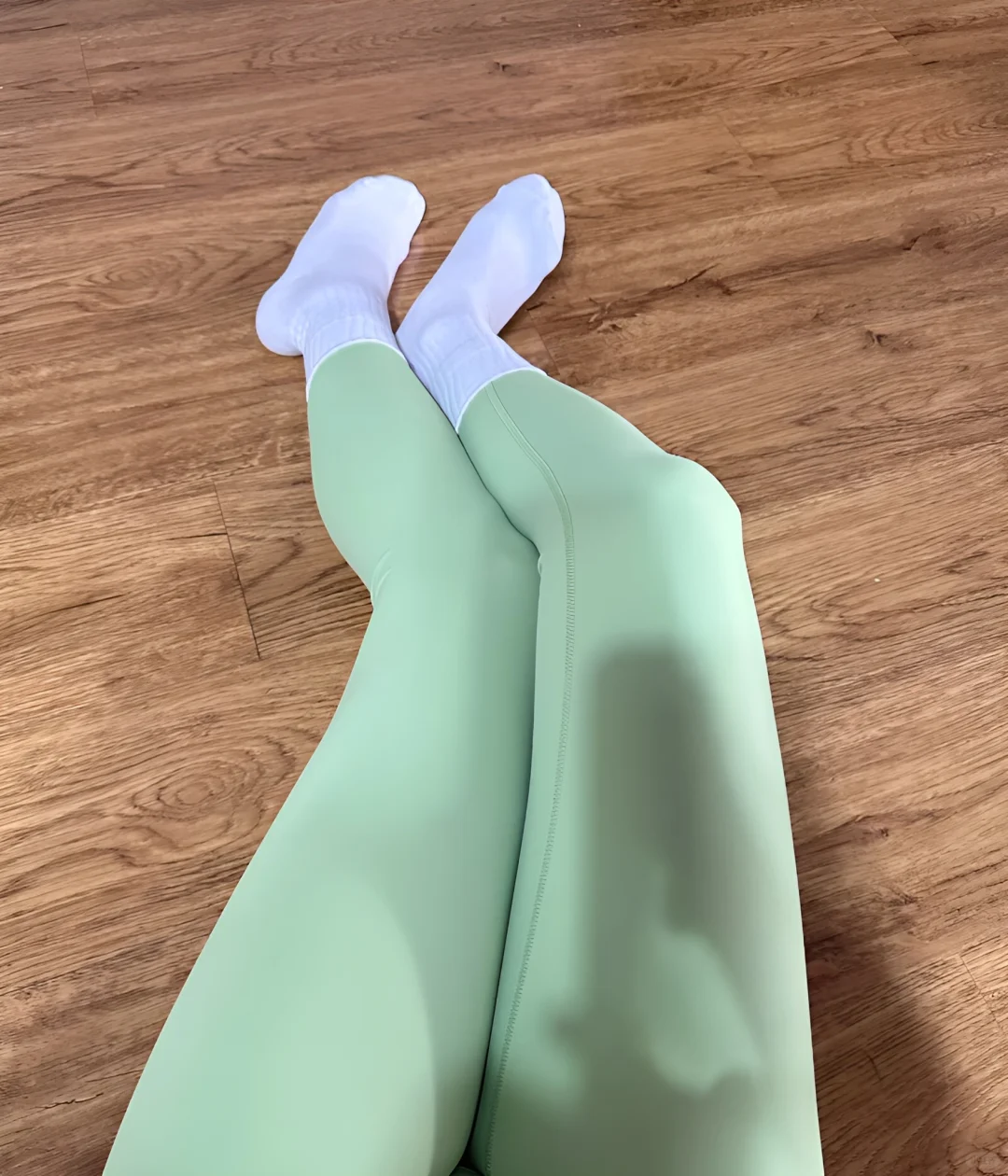 瑜伽裤和袜套绝配ootd