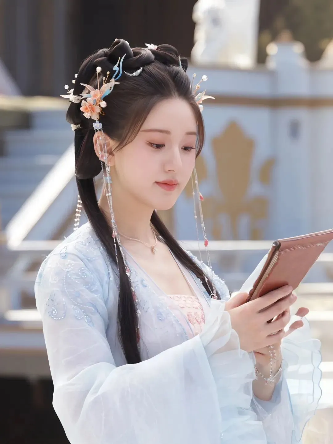 赵露思蓝色系古风壁纸2