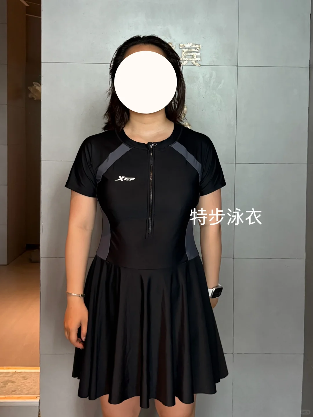 左滑看140斤的女生穿这几个泳衣的样子