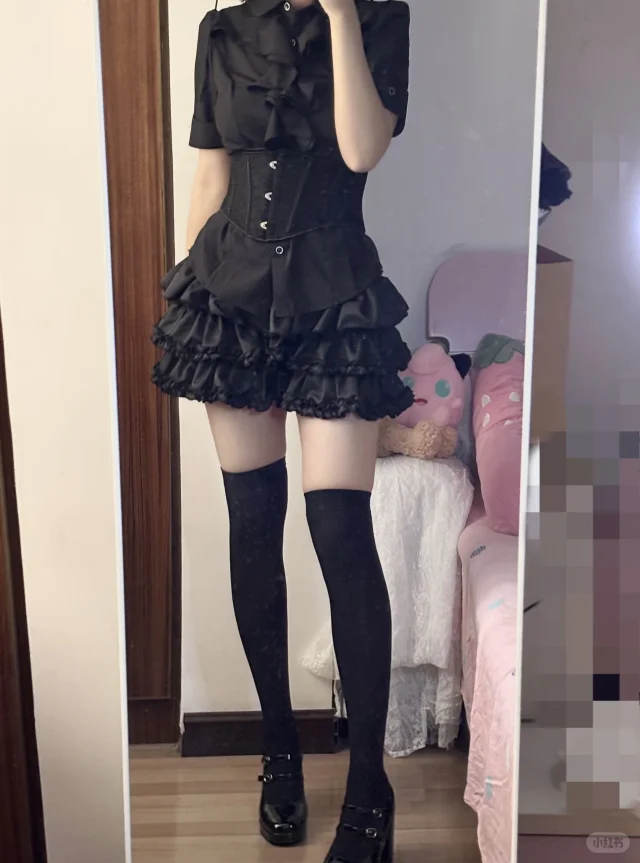 有木有好看的大腿袜和配饰🌸