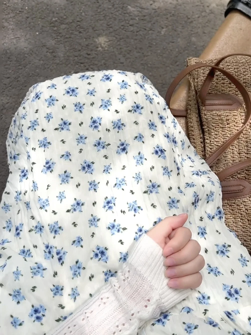 啊啊啊开始过夏天了…蓝碎花好温婉好清冷～