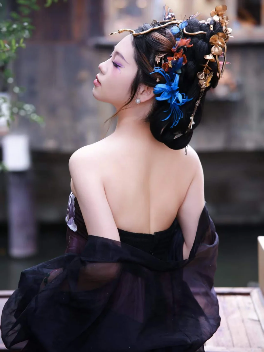 南浔蛊女｜神秘与风情交织的绝美瞬间