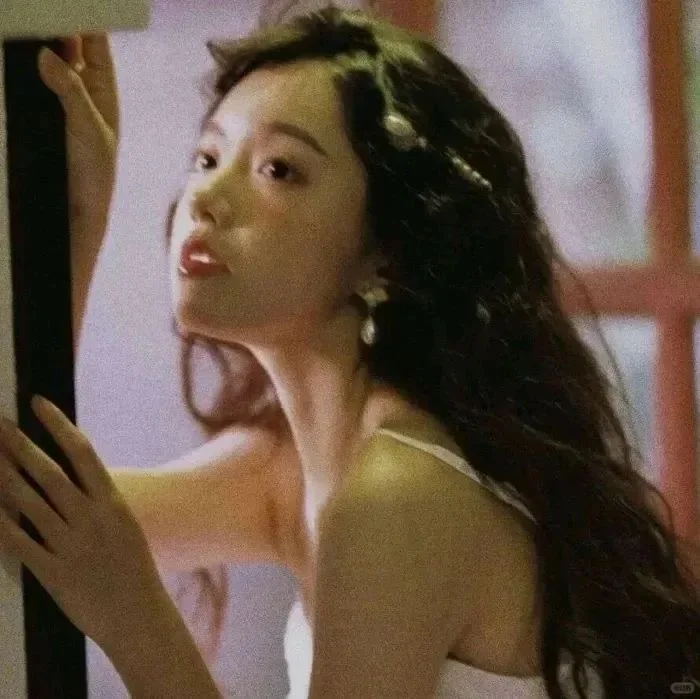 WeChat/2025氛围感港风复古文艺女生头像