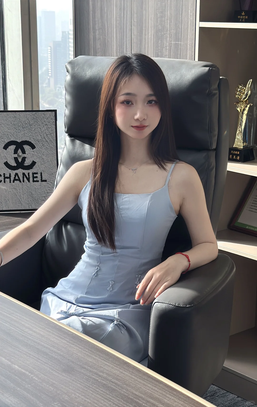 00后的女老板