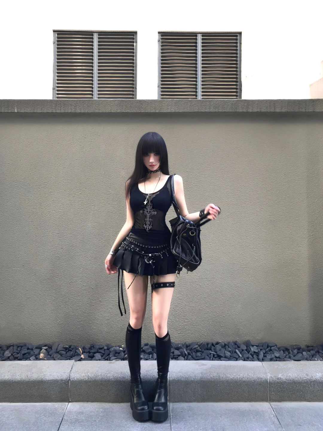 ♱