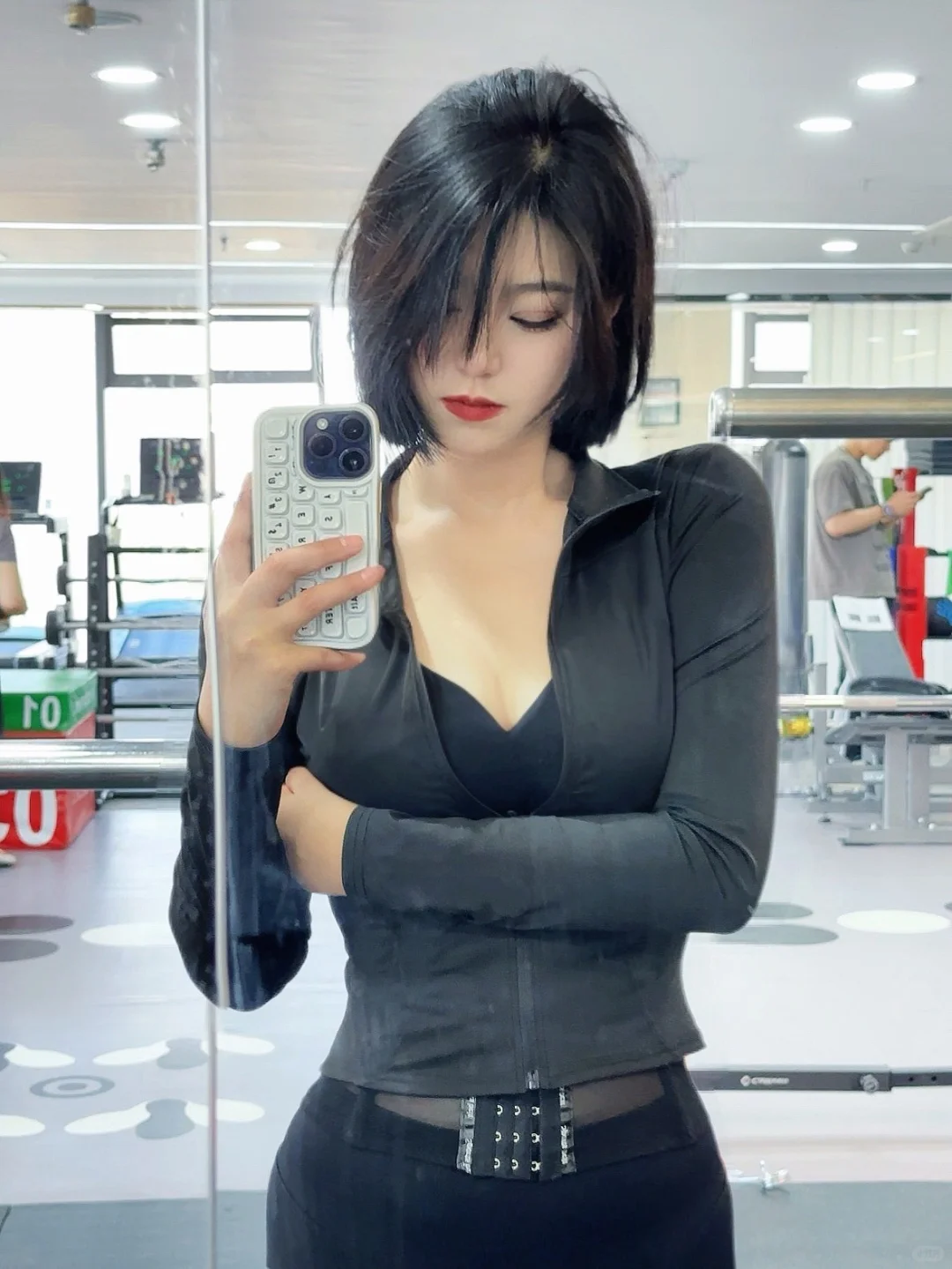 短发健身女孩练完谁认识她啊