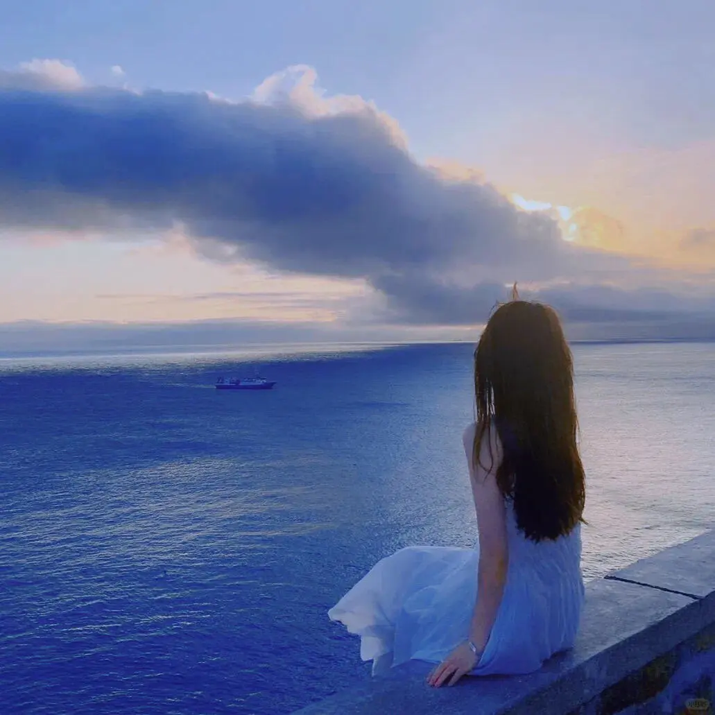 𝙒𝙚𝘾𝙝𝙖𝙩头像|海边氛围感背影女头