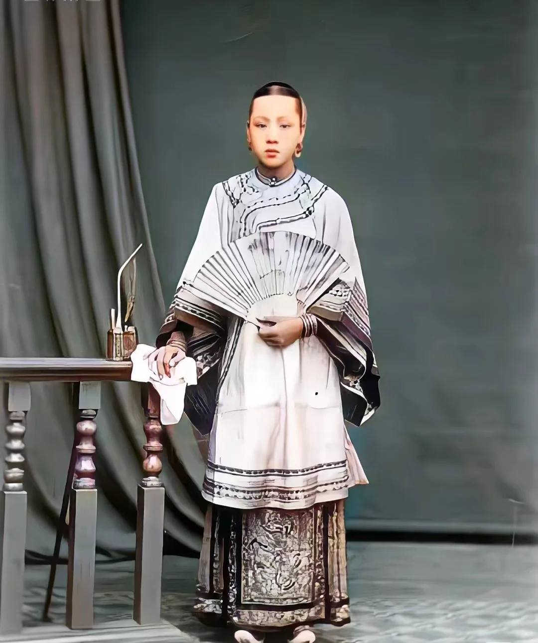 李鸿章的小妾，身高168，相貌简直天仙级别