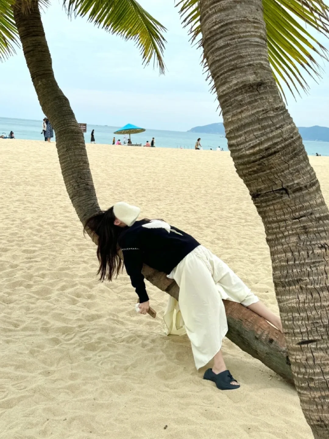 来三亚别再穿裙子了，带裤子才是正确选择