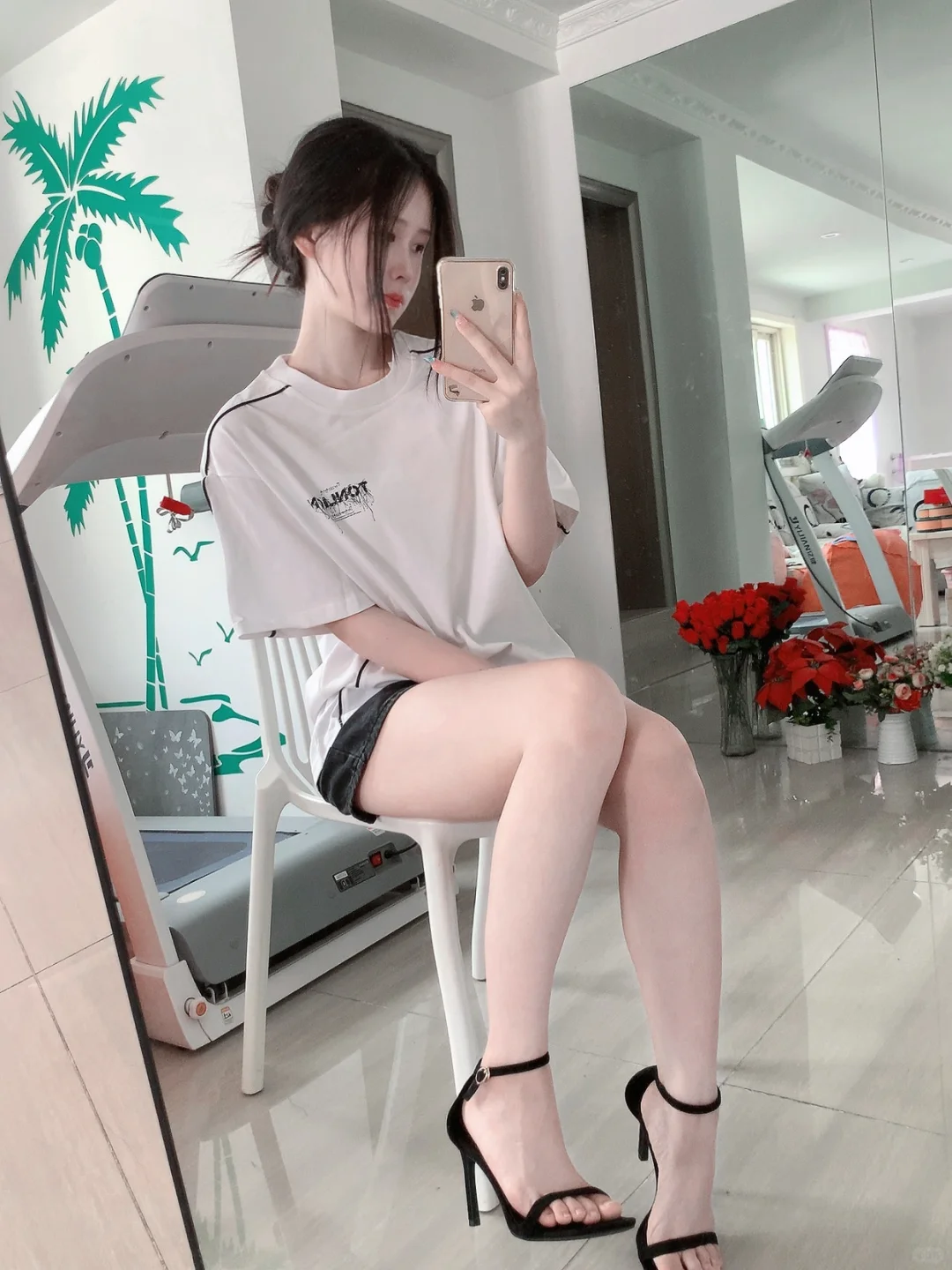 黑丝、白t