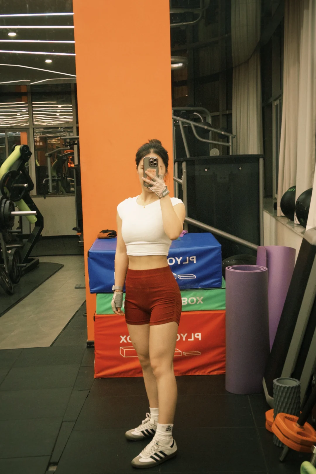 健身房爱拍照那女的又来了