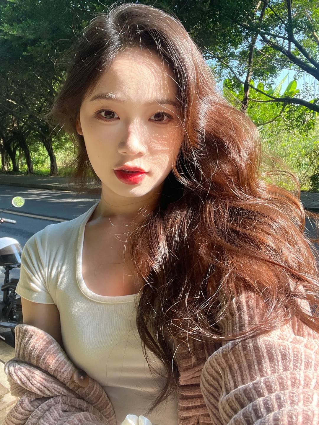 惊了！和阳光自拍尊嘟放大美貌啊！