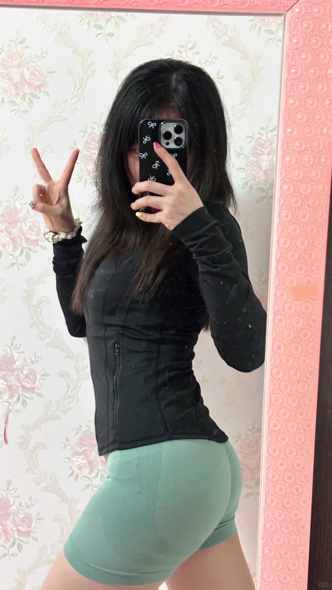 瑜伽服穿的我好开心🥳