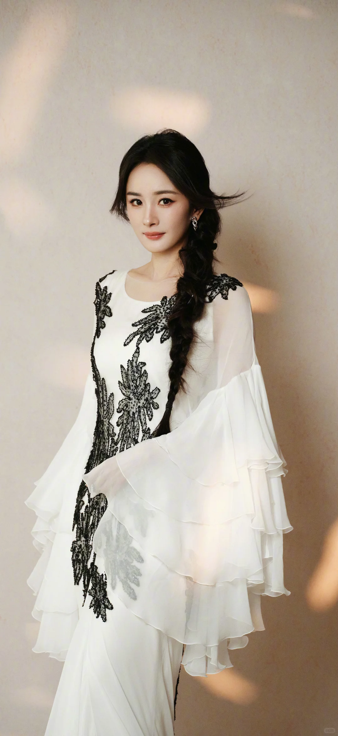杨幂壁纸：温婉恬静唯美造型气质女神