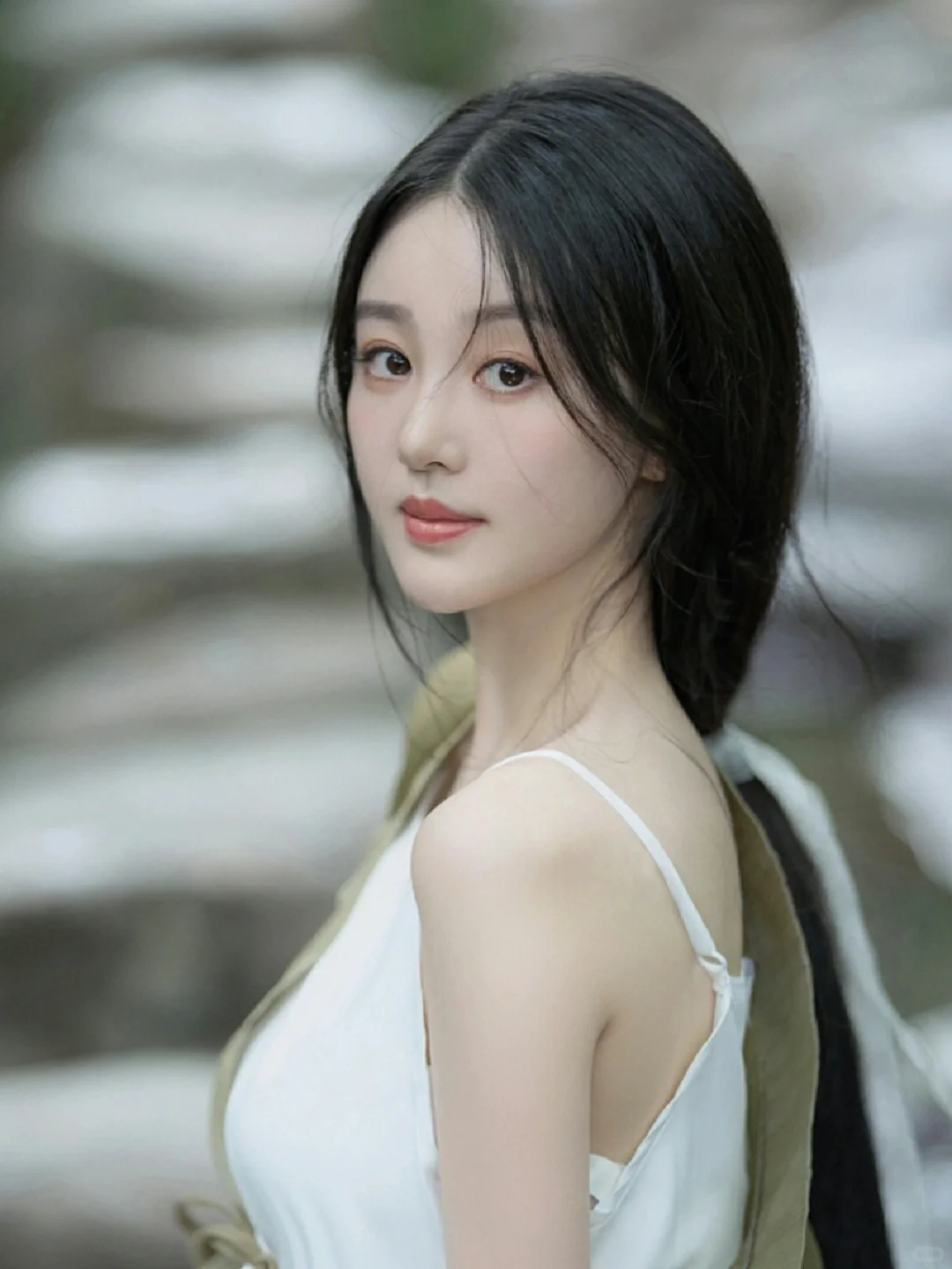 你要的香肩半露美女素材