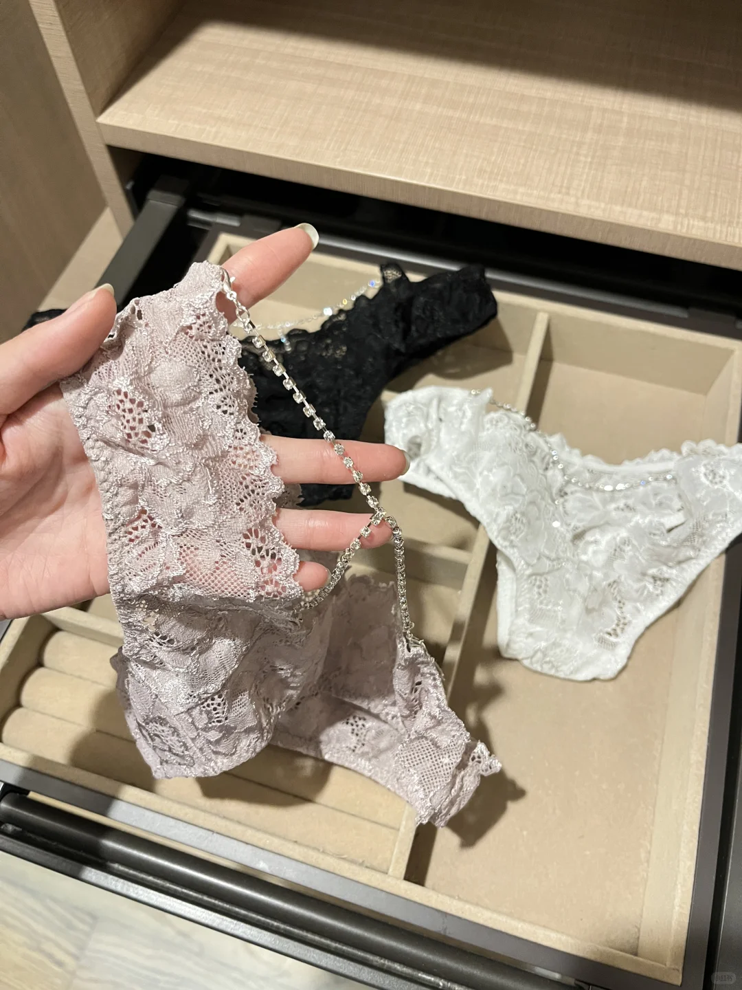 维秘闪钻✨💫气质大姐姐