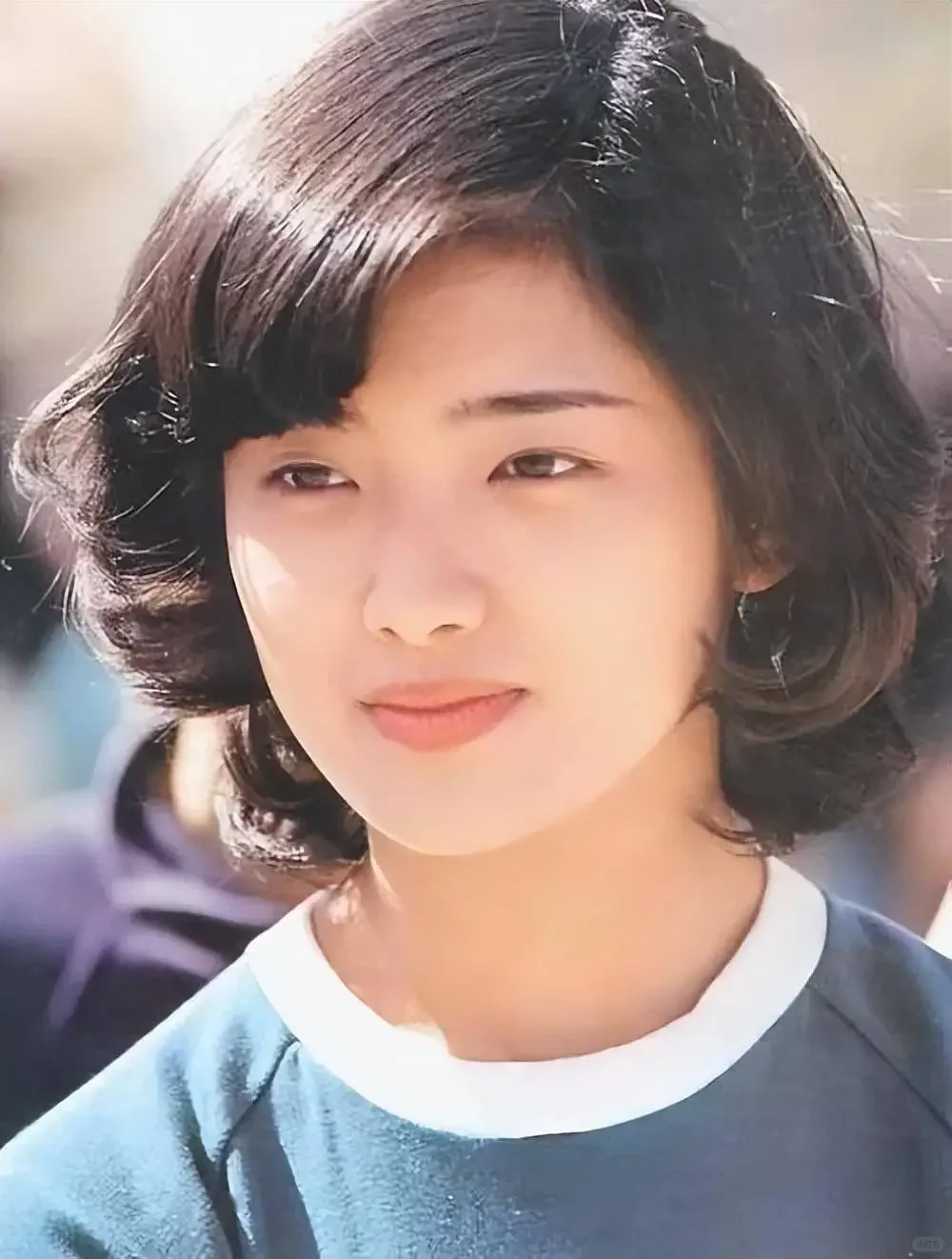 单眼皮小眼睛美女