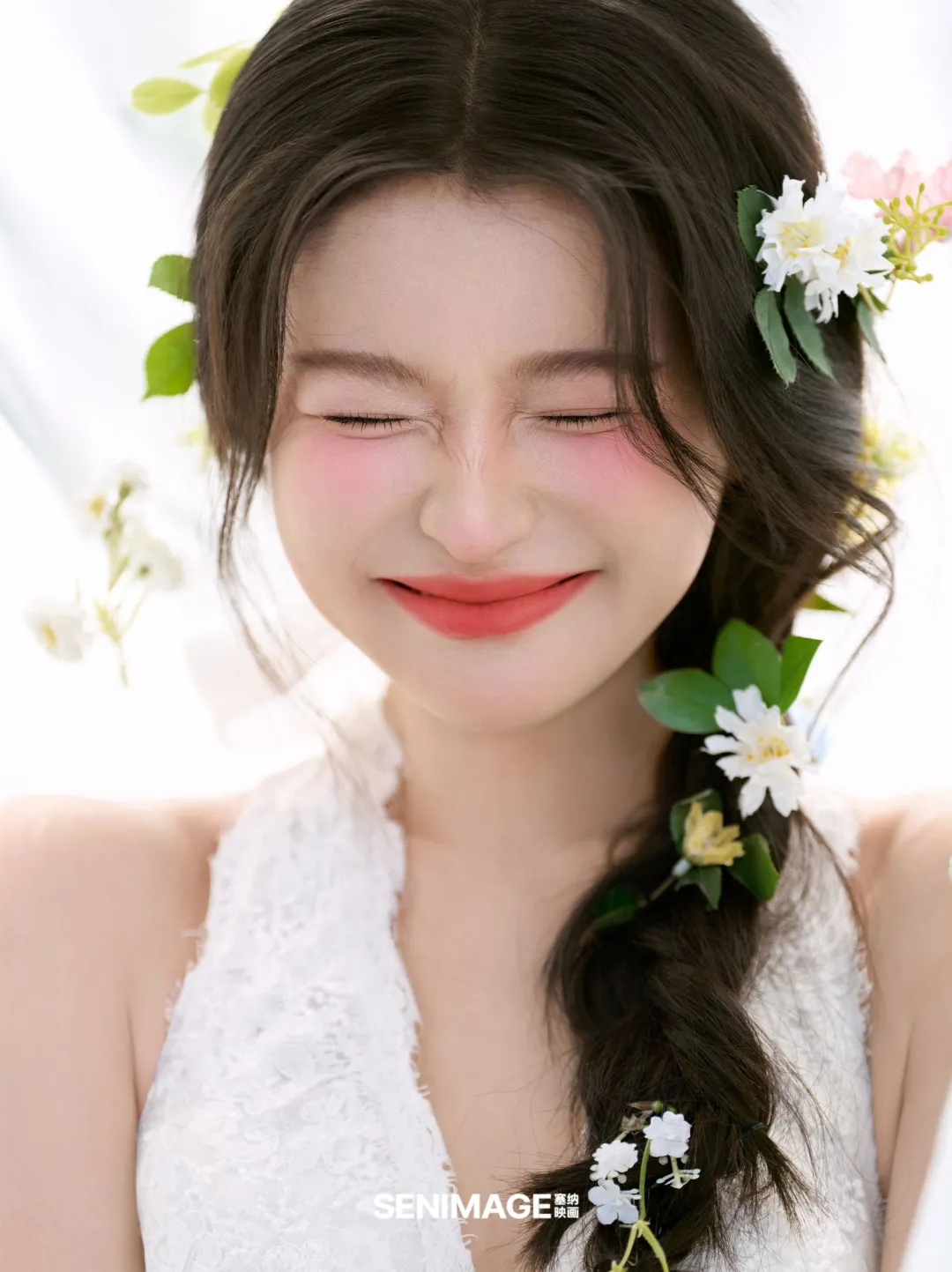 甜妹舒适区！夏天就要拍阳超明媚森系婚纱照