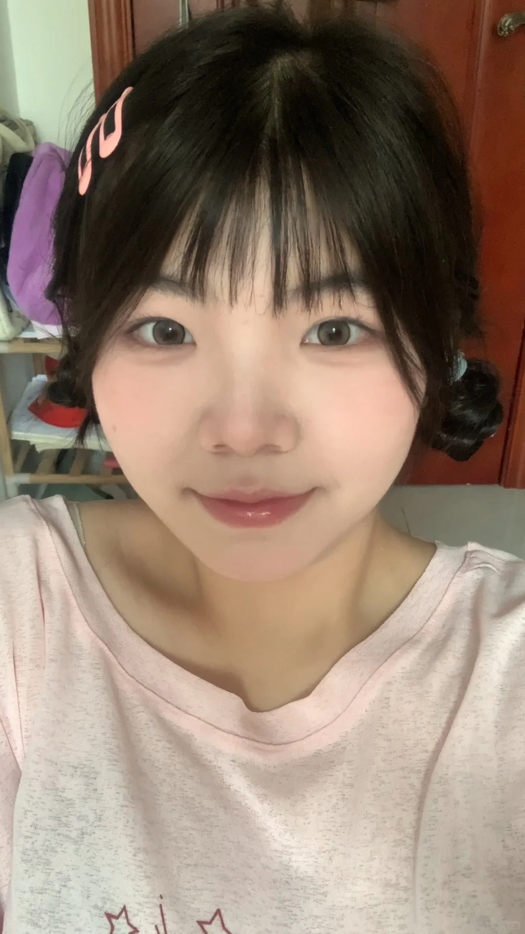 来学习简单百搭的甜妹妆吧